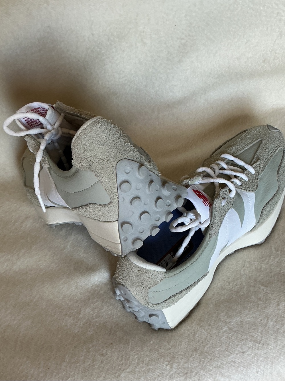 New Balance Womens Athletic Sneakers in Beige and White with Red Logo - Picture 3 of 5